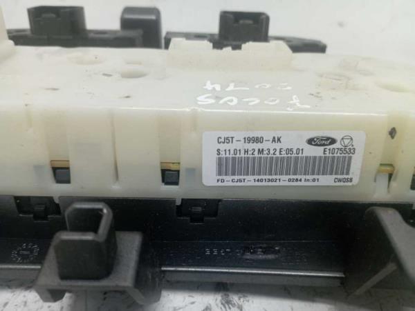 BOUTON DE CHAUFFAGE FORD FOCUS - Vue 3